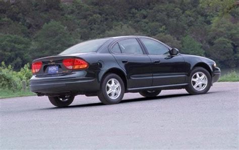 2001 oldsmobile alero specs|Used 2002 Oldsmobile Alero Sedan Review .